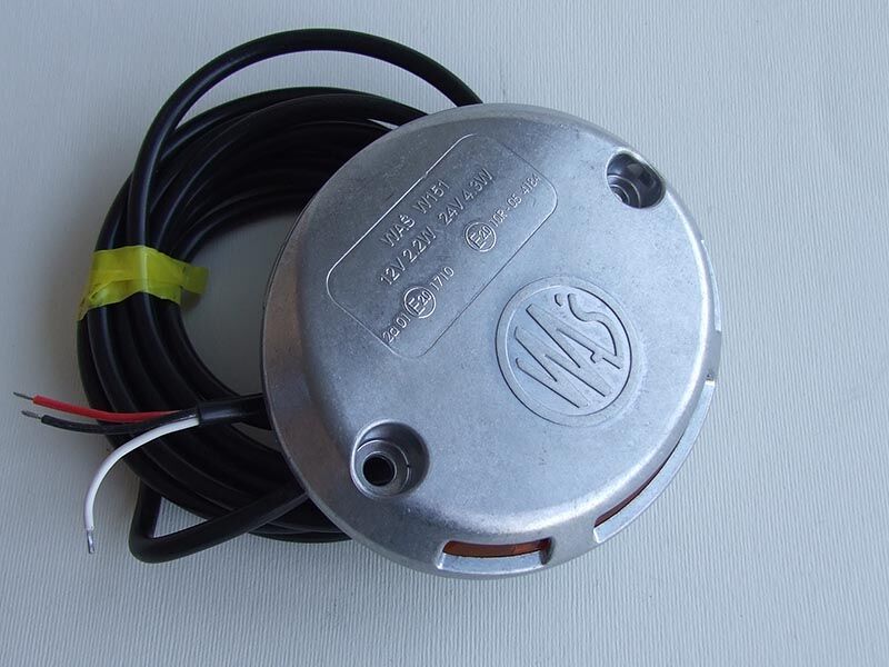 Lampa signalna 12/24v okrugla fi106 za kamionske platforme